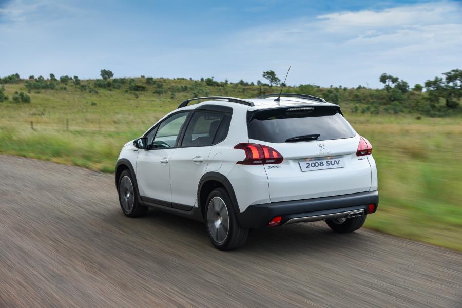  Peugeot 2008 GT Line 2017 года  (ZA) (фото 3 из 40)
